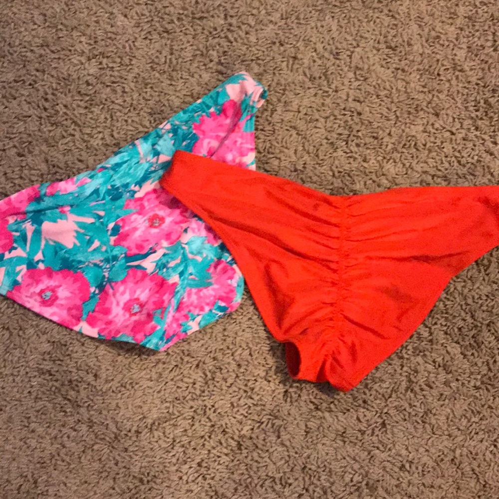 Scrunchy butt bikini bottoms